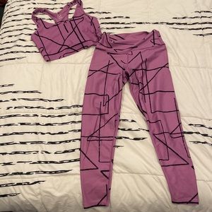 Sage Collective Jasmine olor Angular Active Leggings with Bralette.